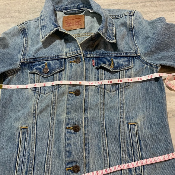 Levi's Jean Jacket - Picture 8 of 9